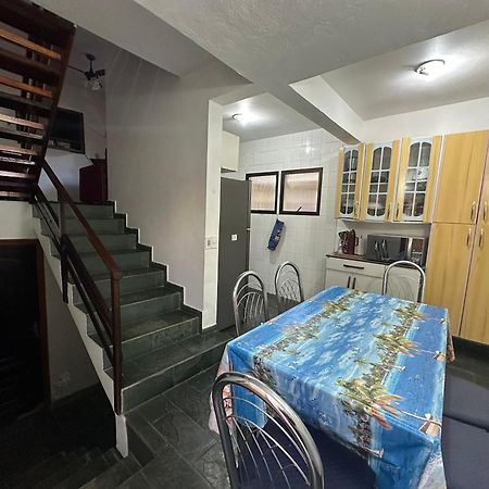 Lindo tríplex centro com piscina churrasqueira em condomínio 90m2 Ubatuba Exterior foto
